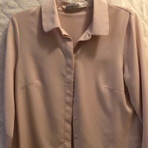 Elizabeth & Clarke Blouse "The Unstainable White” Size 6 color blush